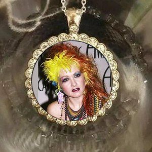 Cyndi Lauper pretty 925 Silver necklace Rhinestones